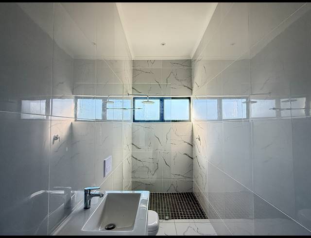 4 BEDROOM HOUSE FOR SALE IN PALM LAKES ESTATE